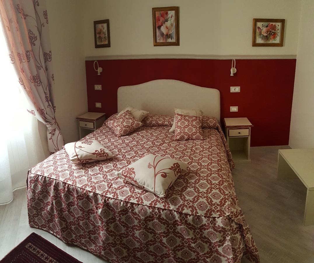 Five Roses Bed & Breakfast Bed and Breakfast Pisa Esterno foto